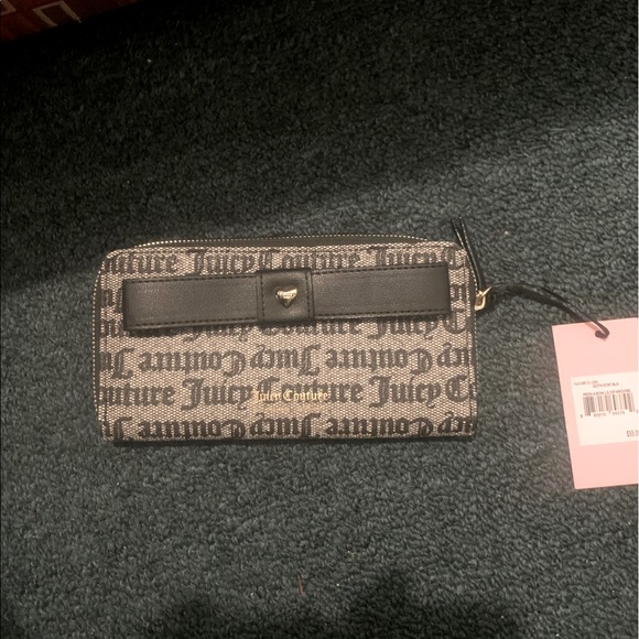 ⭐️NWT⭐️ JUICY COUTURE Gothic Status Peek A Bow Zip Around Wallet - Picture 1 of 4
